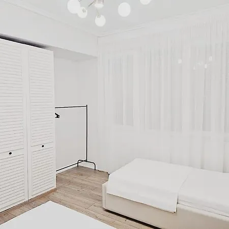 Apartment First Street *